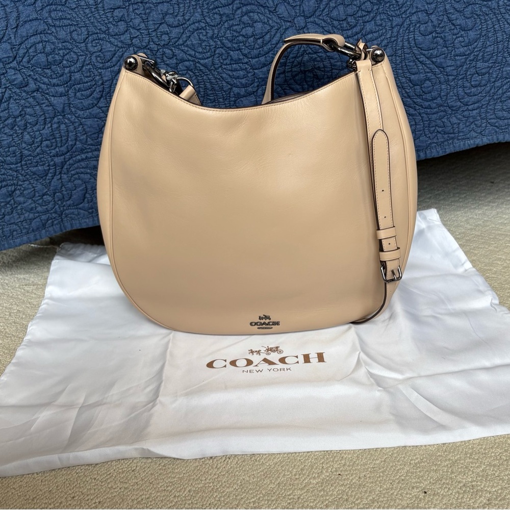 NWT Coach Nomad Glovetanned Leather Hobo Bag - Tan Color